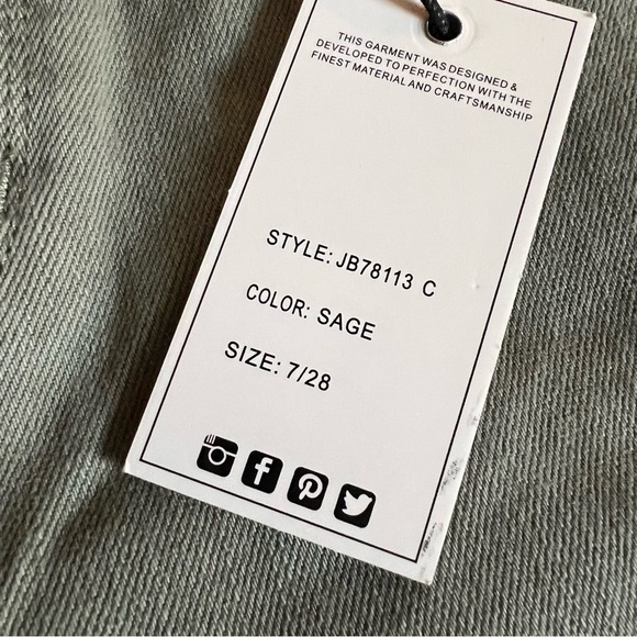 NWT Judy blue "sage it ain’t so” denim jean capris, 28 - Picture 9 of 14